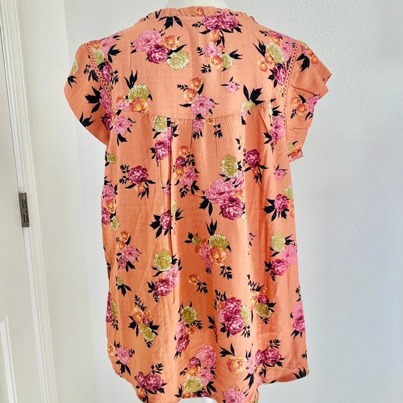 NWT Buffalo David Bitton Floral Print Flutter sleeve Tie Neck Jacquard Blouse - Picture 7 of 11